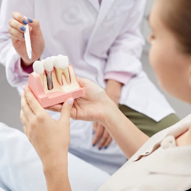 Implants & oral surgery at Dentor